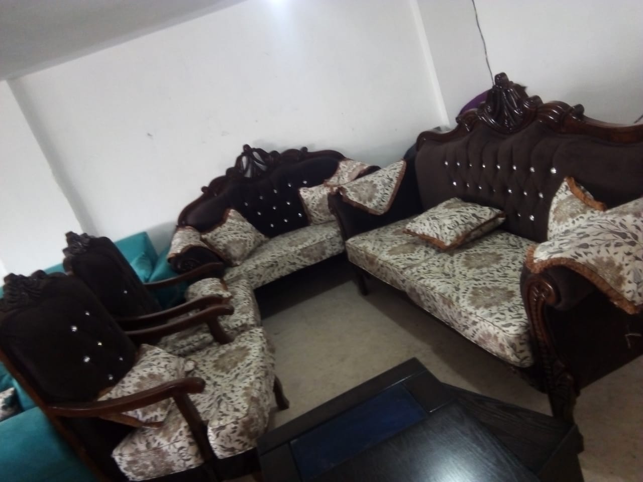 كنب زان مصري 300 دينار
لا تنسَ أنك شاهدت هذا الإعلان في عنكبوت
عرررررروووووووووض نهاااااية ال...