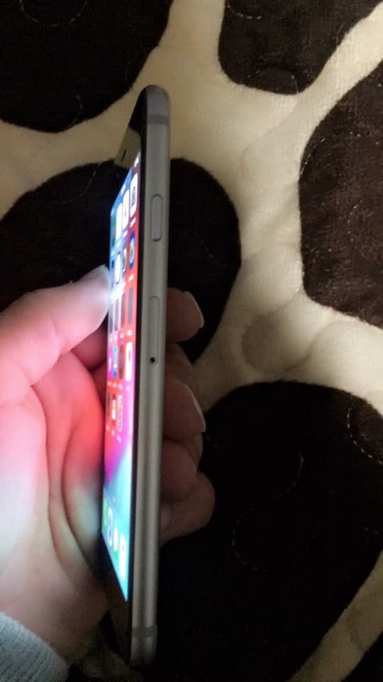 iphone 6 16g
لا تنسَ أنك شاهدت هذا الإعلان في عنكبوت
الجهاز ما فيه ولا شخطه
معه الشاحن..
الس...