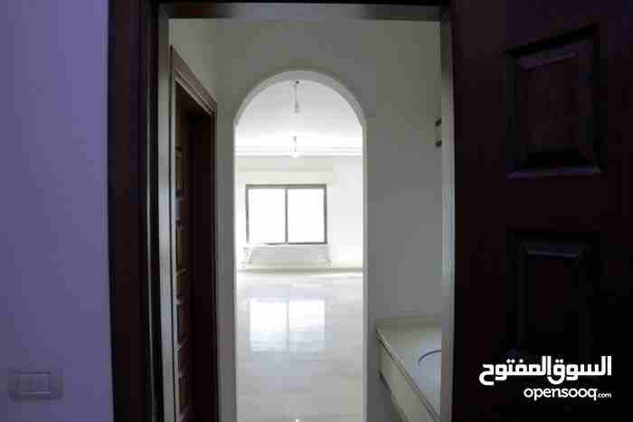 شقه 200م مع روف في الرابية
لا تنسَ أنك شاهدت هذا الإعلان في عنكبوت
الرابيه شقه تالت مع روف
مسا...