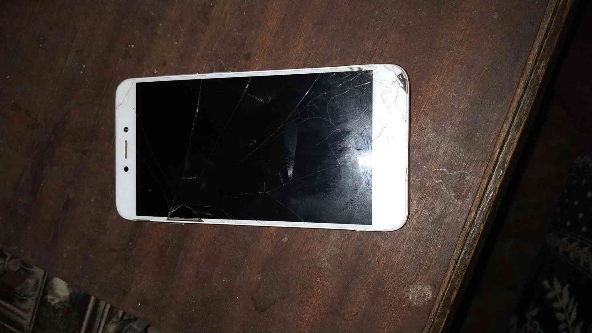 xiaomi 4x                                            


	 				لا تنسَ أنك شاهدت هذا الإعلان في عنكبوت            
	 				
                                الجهاز معاة العلبة .. العيوب الشاشة مشروخة...