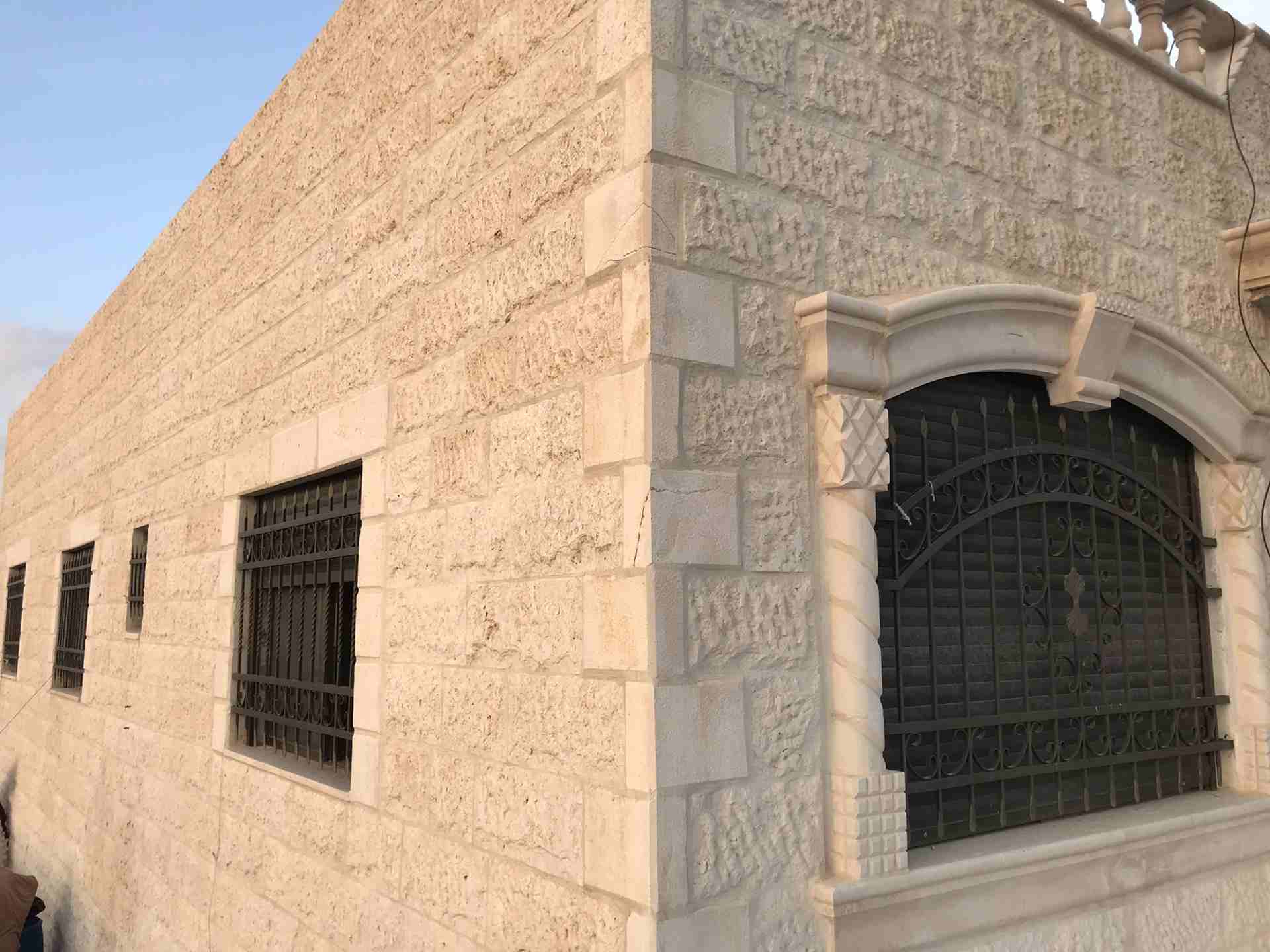 بيت للايجار شبه فيلا بسعر مغري
لا تنسَ أنك شاهدت هذا الإعلان في عنكبوت
البيت مستقل تماماً 4 واجها...