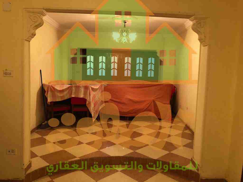 كود 3263

شقة للبيع مساحه 120 م

بيت اهالى حصه فى الارض

تشطيب سوبر لوكس

دور اول علوى

3 غرف وصاله كبيرة ومطبخ وحمام كهرباء مياه غاز

السعر 350 الف قابل للتفاوض

الحرس الوطنى عزبه ابو خليل

للمعاينه...