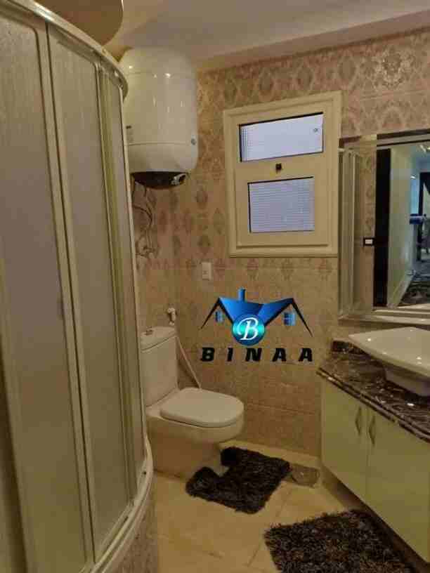 😍 احجز الان 😍
كود79
شقه اول سكن ذوق راقي بشارع حسنين هيكل الرئيسي عقار حديث بمدخل فندقي دور خامس اسانسيرات فندقيه مستوى فرش راقي لعشاق المودرن 250 م فيو بانوراما روعه 3 نوم و 3 حمام منهم ماستر و 3 ر...