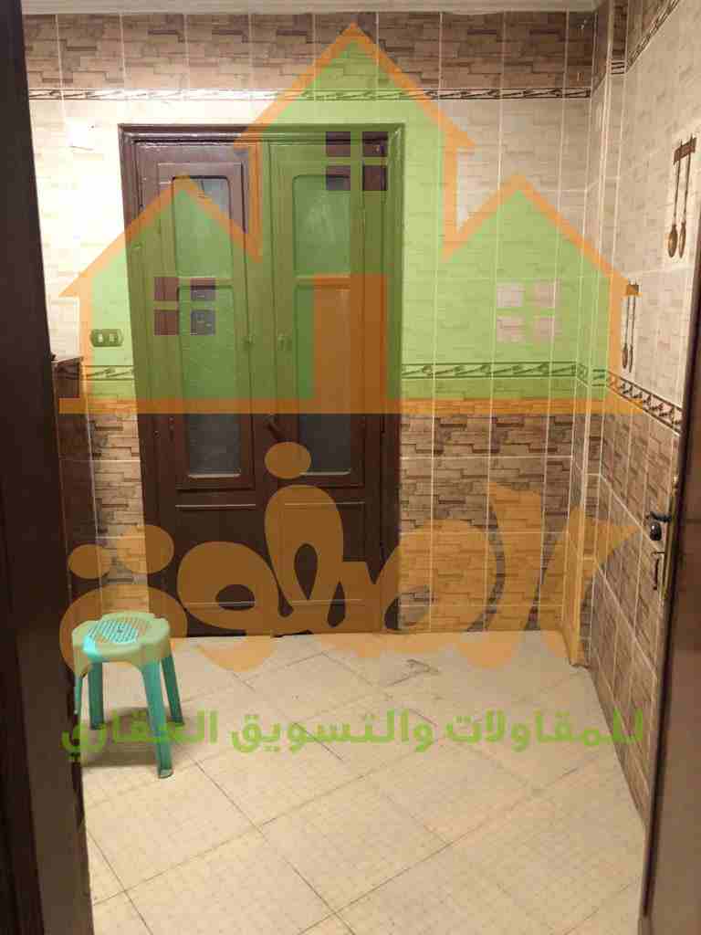 كود 3263
شقة للبيع مساحه 120 م
بيت اهالى حصه فى الارض
تشطيب سوبر لوكس
دور اول علوى
3 غرف وصاله كبيرة ومطبخ وحمام كهرباء مياه غاز
السعر 350 الف قابل للتفاوض
الحرس الوطنى عزبه ابو خليل
للمعاينه...