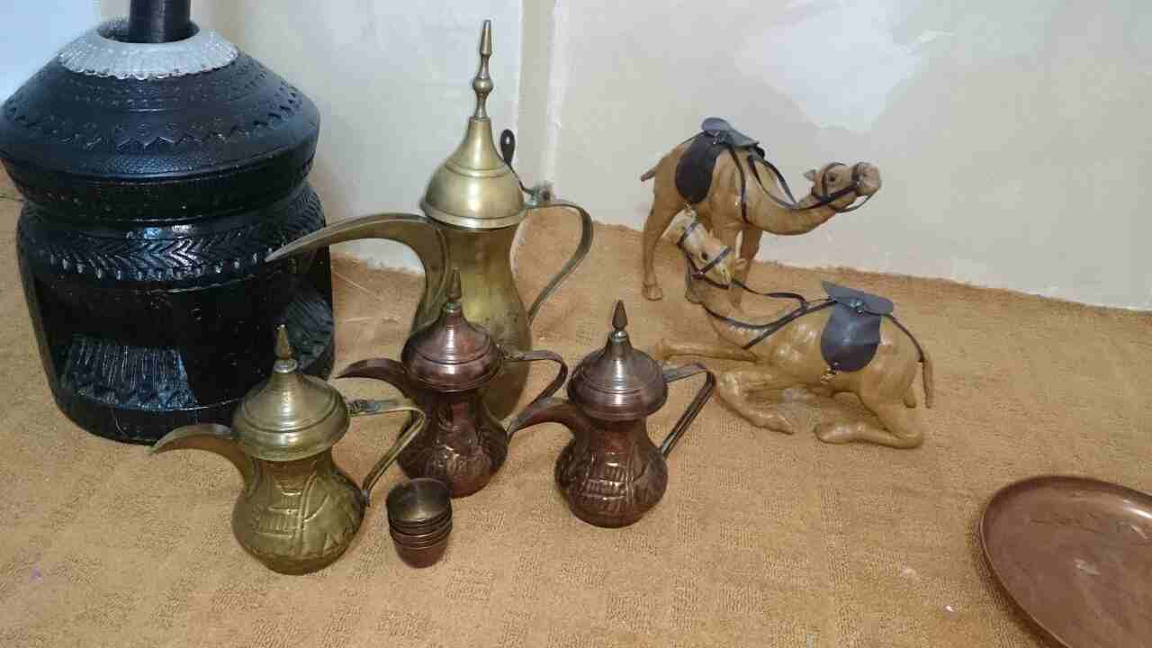 نحاسيات قديمه للبيع                                            


	 				لا تنسَ أنك شاهدت هذا الإعلان في عنكبوت            
	 				
                            مهباش واربع دلال 3 صغار وواحد كبير وص...
