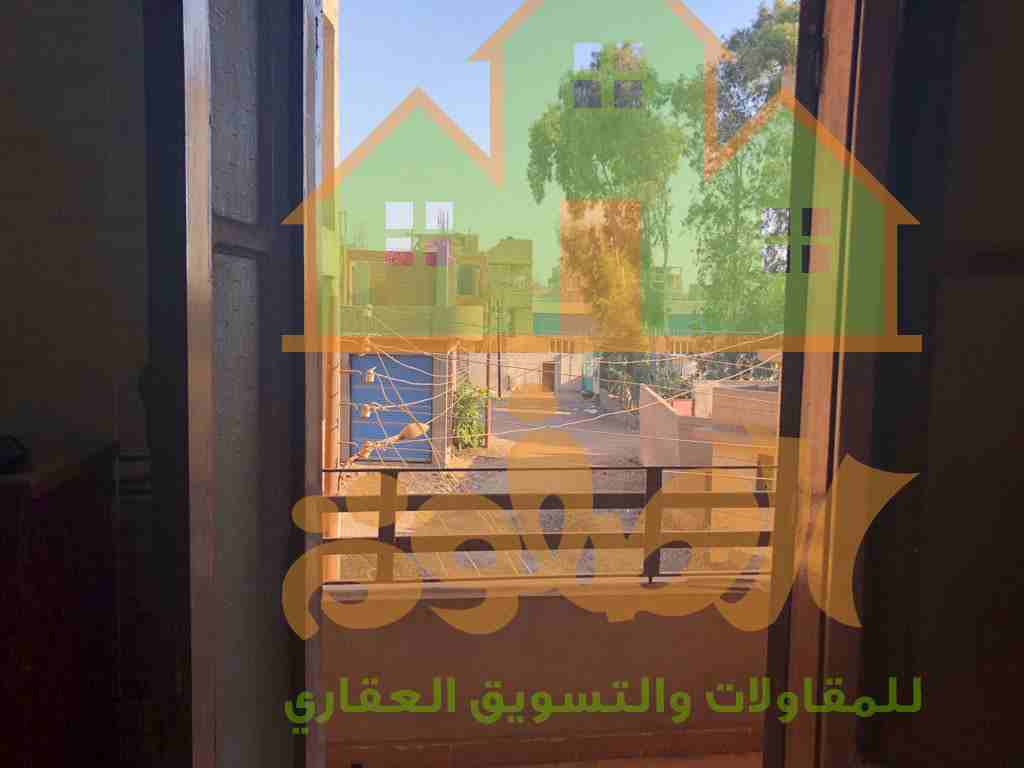 كود 3263
شقة للبيع مساحه 120 م
بيت اهالى حصه فى الارض
تشطيب سوبر لوكس
دور اول علوى
3 غرف وصاله كبيرة ومطبخ وحمام كهرباء مياه غاز
السعر 350 الف قابل للتفاوض
الحرس الوطنى عزبه ابو خليل
للمعاينه...