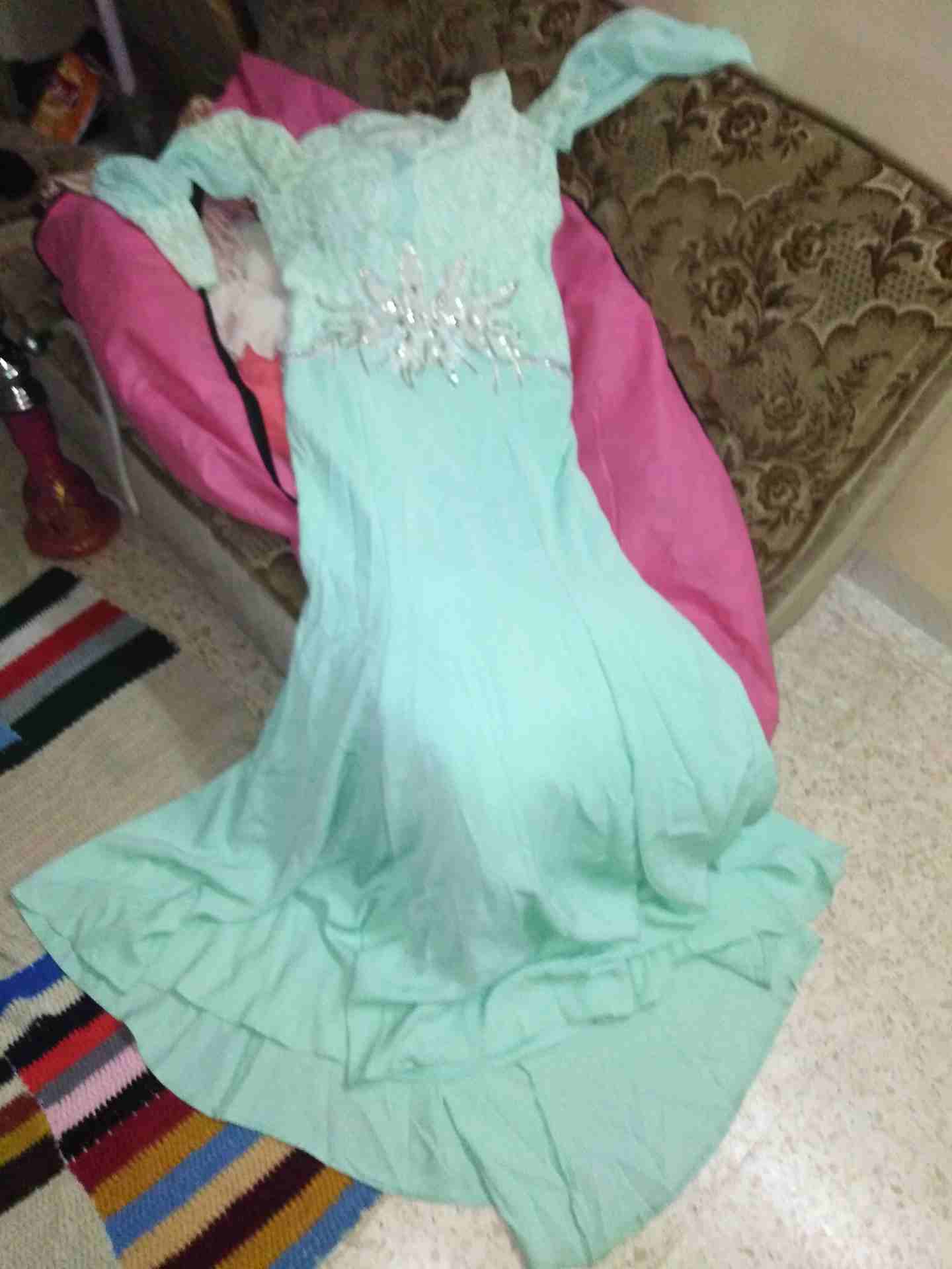 فساتين للحفلات والاعراص للبيع عدد 5                                            


	 				لا تنسَ أنك شاهدت هذا الإعلان في عنكبوت            
	 				
                            عرض خاص 5 فساتين للحف...