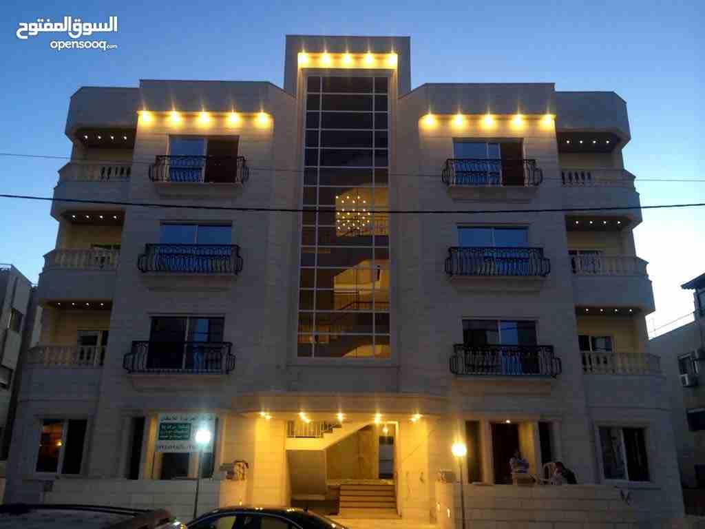 ( شركة جرانيت للإسكان ) 
إحدى شركات د. عماد عتال وأولاده للاستثمار العقاري .  
 ..........مواصفات الشقة .......... 
مساحة الشقة 180 م 
ترس 25 م 
تشطيبات فنادق 
كوندشن مركزي حامي بارد
 ألمنيوم و زجاج د...