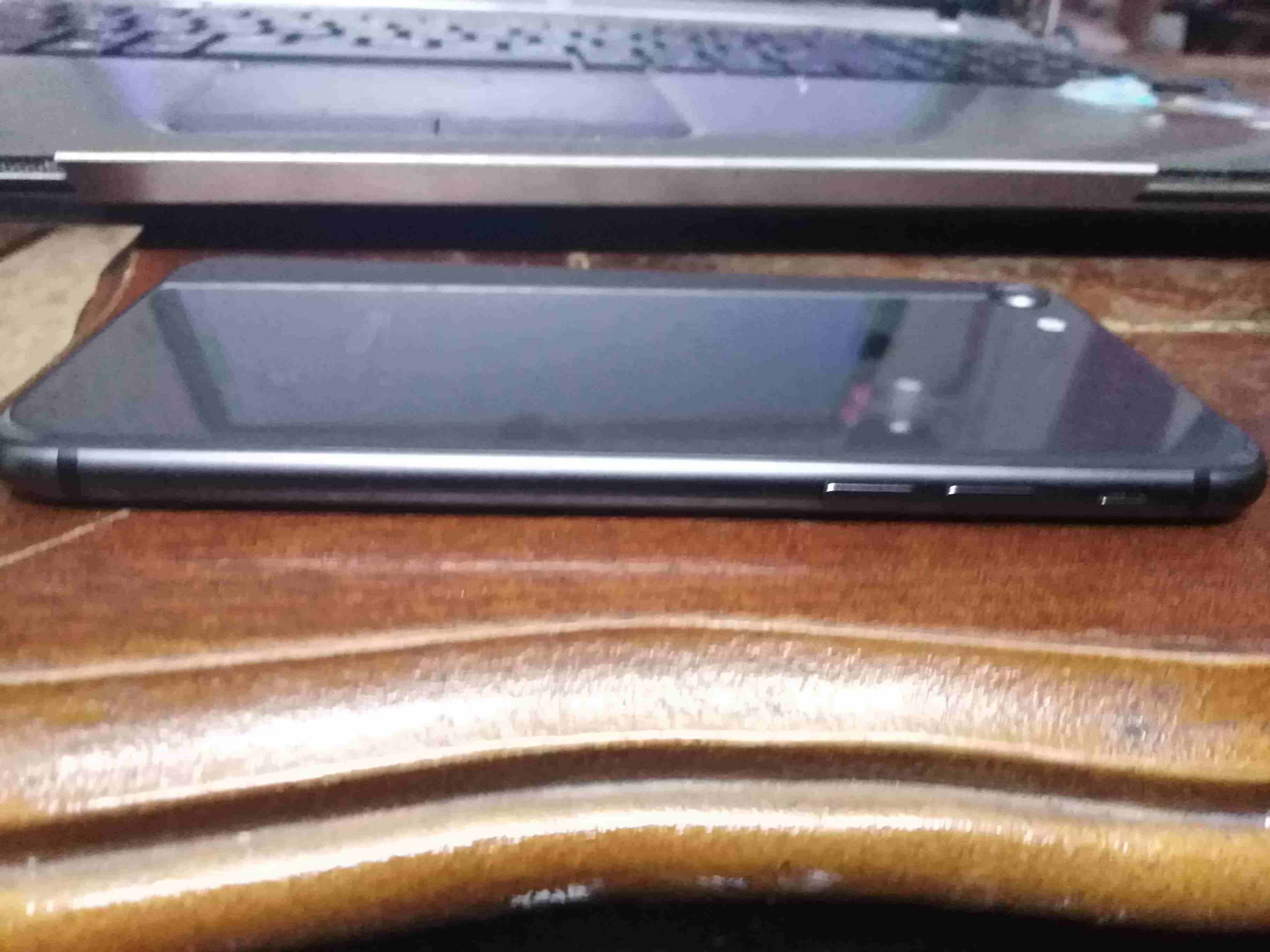 Iphone 8_64g
&lrm;ايفون 8 64 giga وكالة ولا نقرة استعمال خفيف
&lrm;معو كل اشي اصلي
&lrm;شاحن اصلي وسماعة اصلية وكرتونة