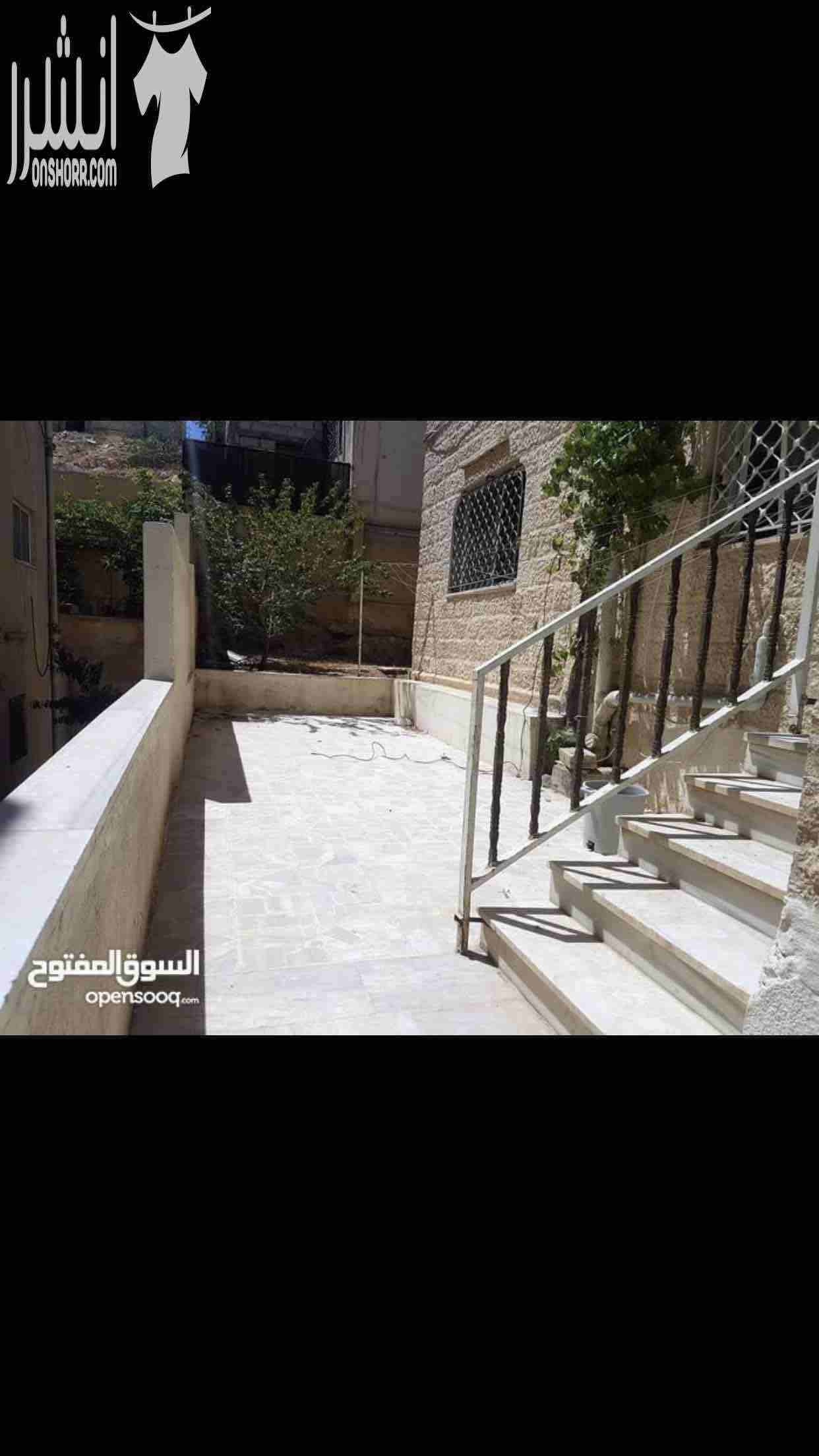منزل مستقل مساحة الارض 365 م ومساحة البناء 300 متر ..
3 واجهات حجر .. تهوية من 4 جهات
طابقين مستقلين كل واحد بمدخل
الطابق الارضي 100 م يتكون من غرفة نوم و غرفة جلوس ومطبخ وحمام
والطابق الاول 2...