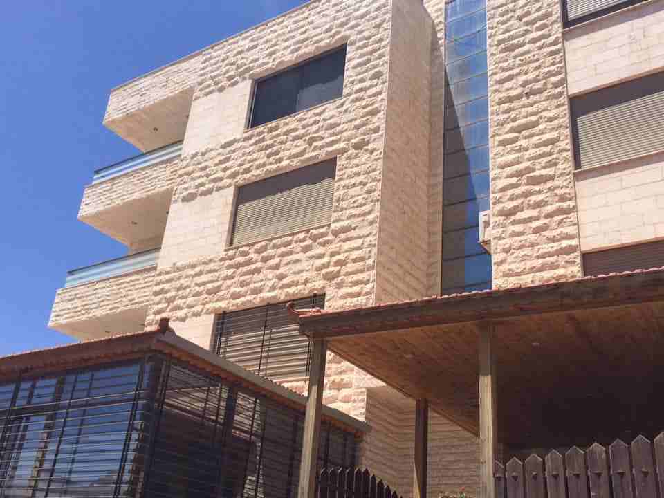 ماحصلت بكل #خلدا شقة طابق ثالث 190 متر جديدة لم تسكن بسعر 115 الف صافي. 
موقع مميز في اجمل مربع بالقرب من مدارس ساندس والمدارس المستقلة دخلة مخابز برادايس 
اتصل لتحصل على اللوكيشن : 
0796643198
طابق ث...