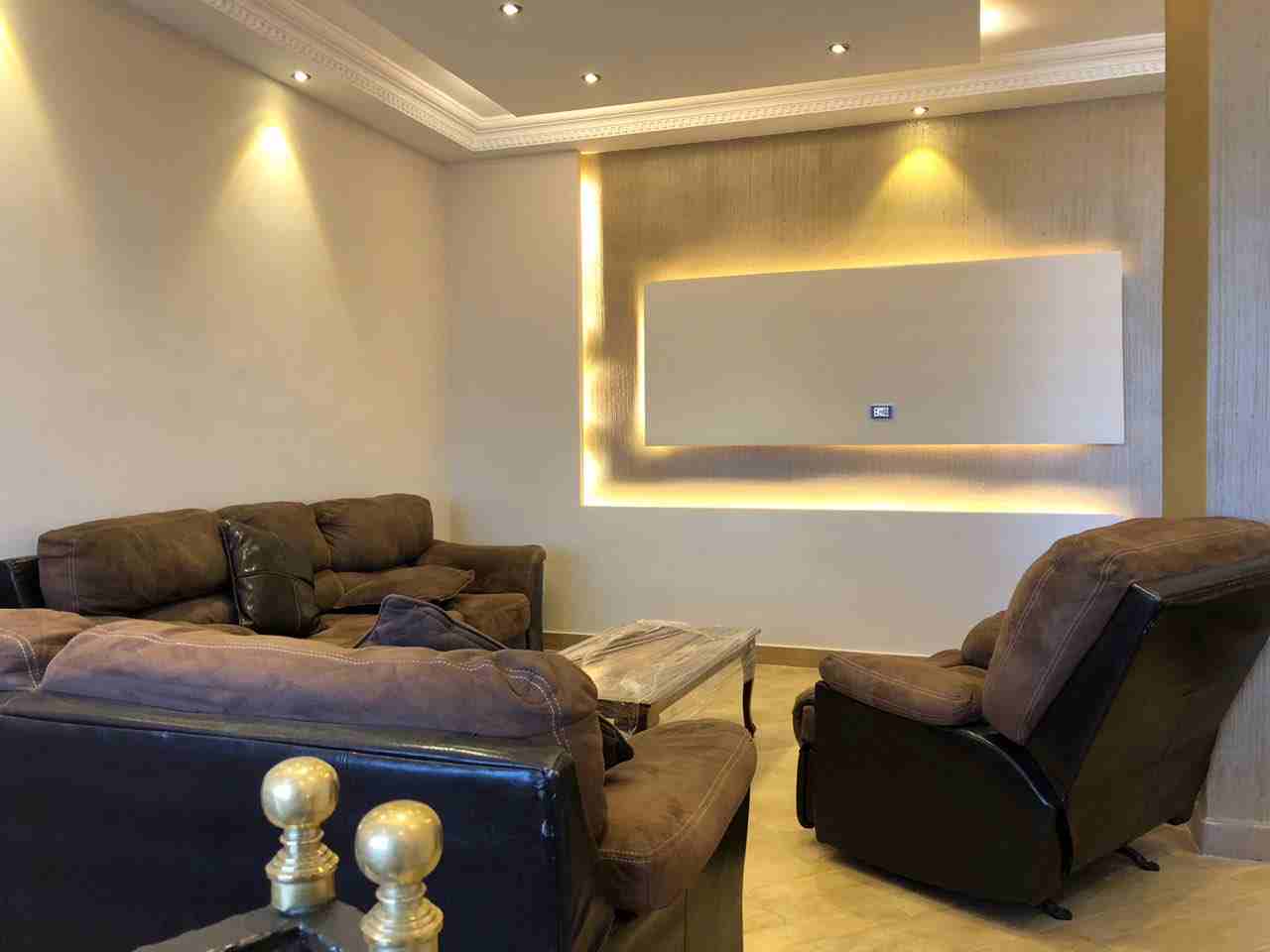 #شقة دوبلكس ملوكيه مساحة 200م + روف مساحة 150م +3 غرف نوم (واحده ماستر ) في اجمل مناطق #الرابية تتميز بالاطلالة الدائمة
مواصفات الشقة :
1- الارضيات رخام اورينتال تلميع كامل كريستال و بورسلان 60*60 ا...