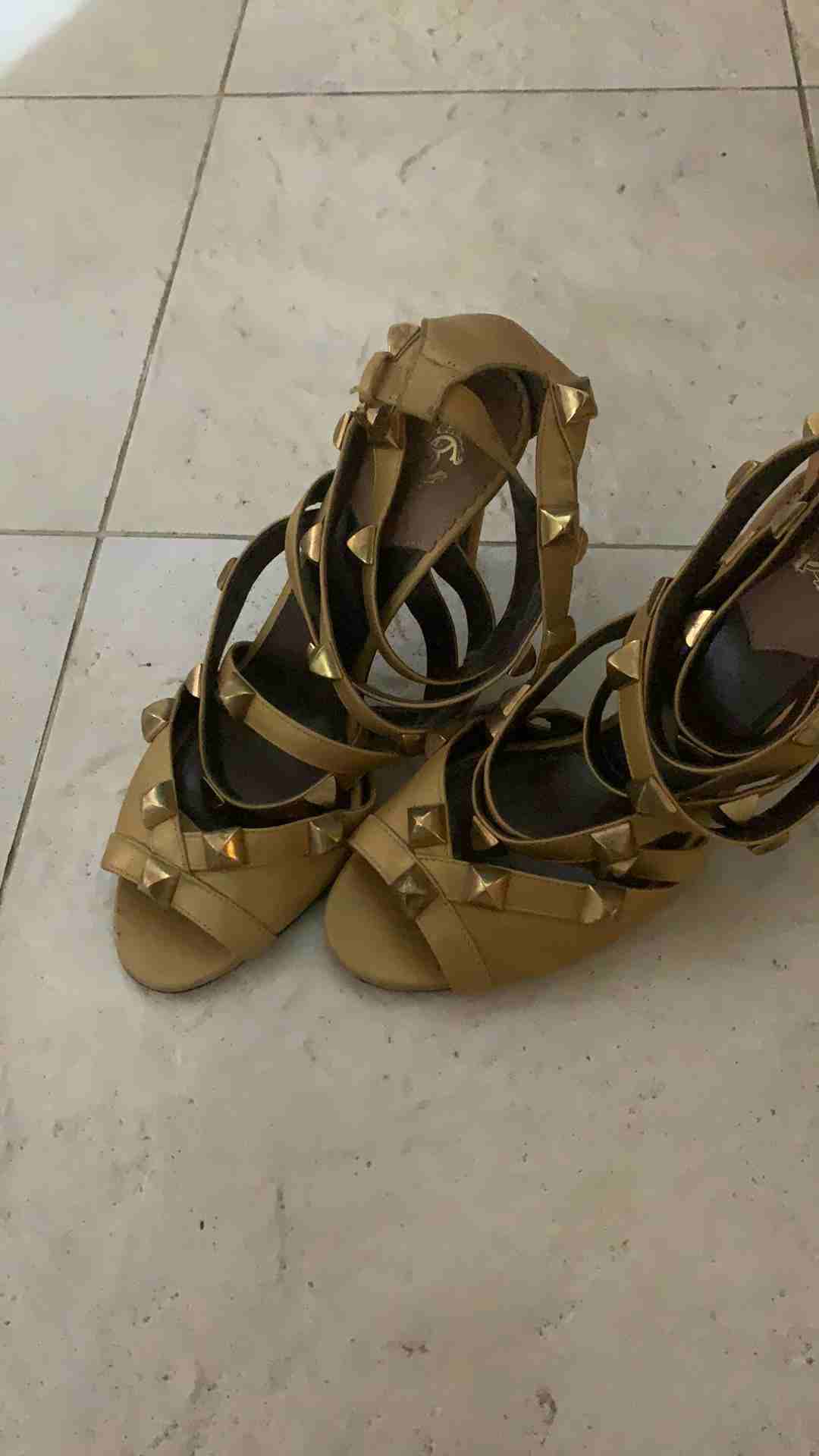 ماركات عالمية وبحالة جيدة جدا للبيع
لا تنسَ أنك شاهدت هذا الإعلان في عنكبوت
ماركات عالمية وبحالة...