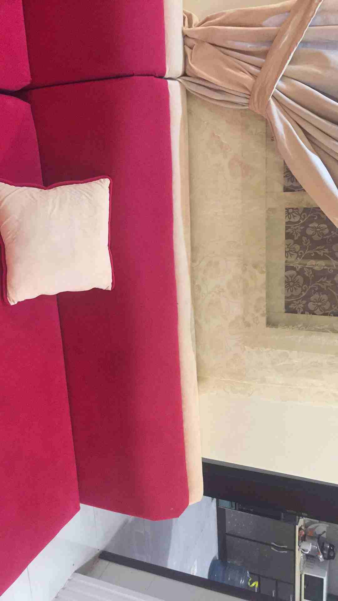 طقم كنب 7 قطع مع ستاره و4 طاولات قهوه
لا تنسَ أنك شاهدت هذا الإعلان في عنكبوت
طقم جديد أحمر اللون...