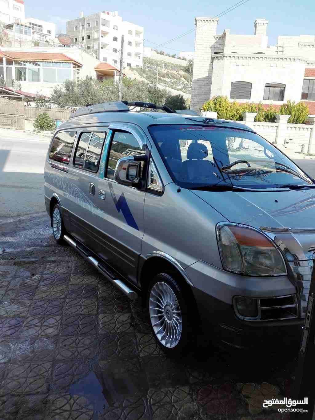 باص هيونداي ستاربكس H1 2004 للبيع بدفعة 2000
فحص 4 جيد
مستعمل
ماشي 1-9,999 كم
ديزل
جير عادي
اللون فضي
بدفعة اولى 2000 دينار وقسط شهري 150 دينار
لغاية 5 سنوات
للاستفسار الرجاء الاتصال على الرقم:0779800...