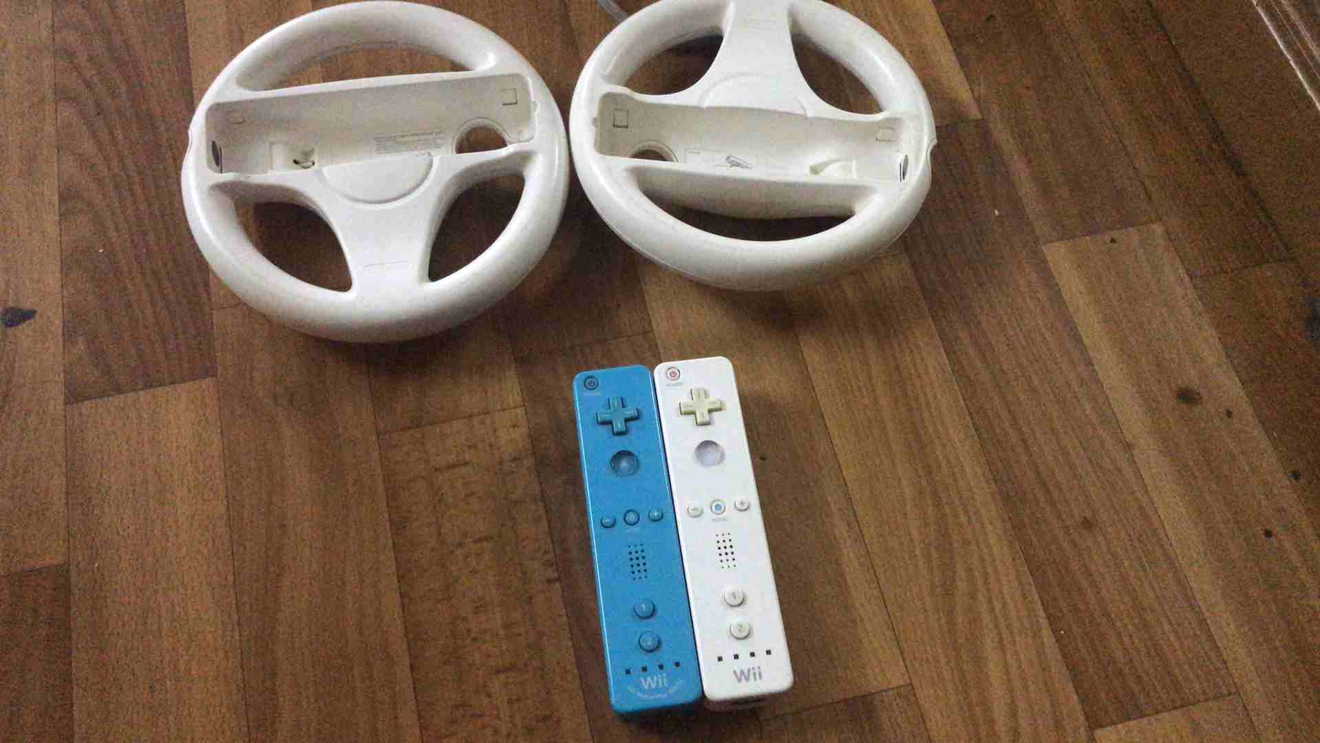 جهاز wii للبيع                                            


	 				لا تنسَ أنك شاهدت هذا الإعلان في عنكبوت            
	 				
                            مستعمل نضيف سوم...