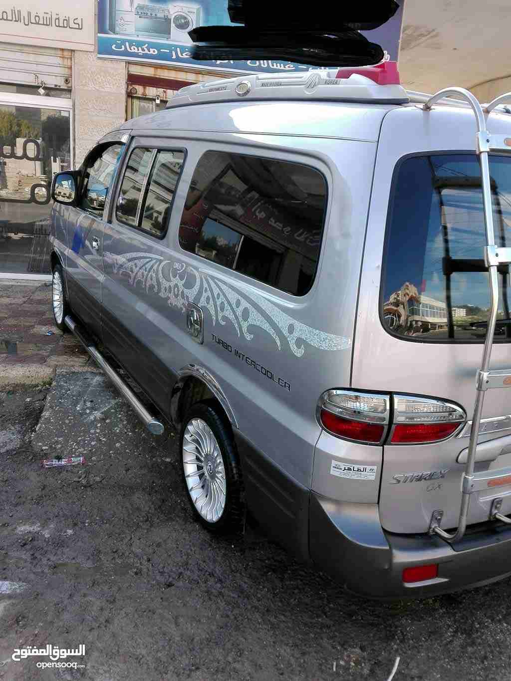 باص هيونداي ستاربكس H1 2004 للبيع بدفعة 2000
فحص 4 جيد
مستعمل
ماشي 1-9,999 كم
ديزل
جير عادي
اللون فضي
بدفعة اولى 2000 دينار وقسط شهري 150 دينار
لغاية 5 سنوات
للاستفسار الرجاء الاتصال على الرقم:0779800...