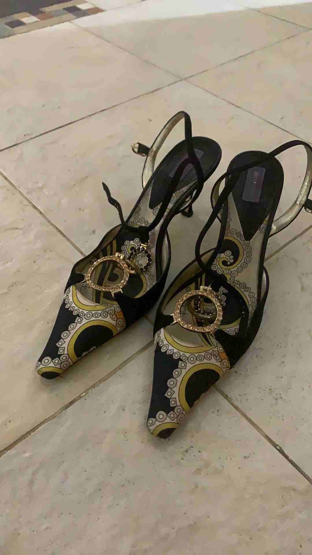 ماركات عالمية وبحالة جيدة جدا للبيع
لا تنسَ أنك شاهدت هذا الإعلان في عنكبوت
ماركات عالمية وبحالة...