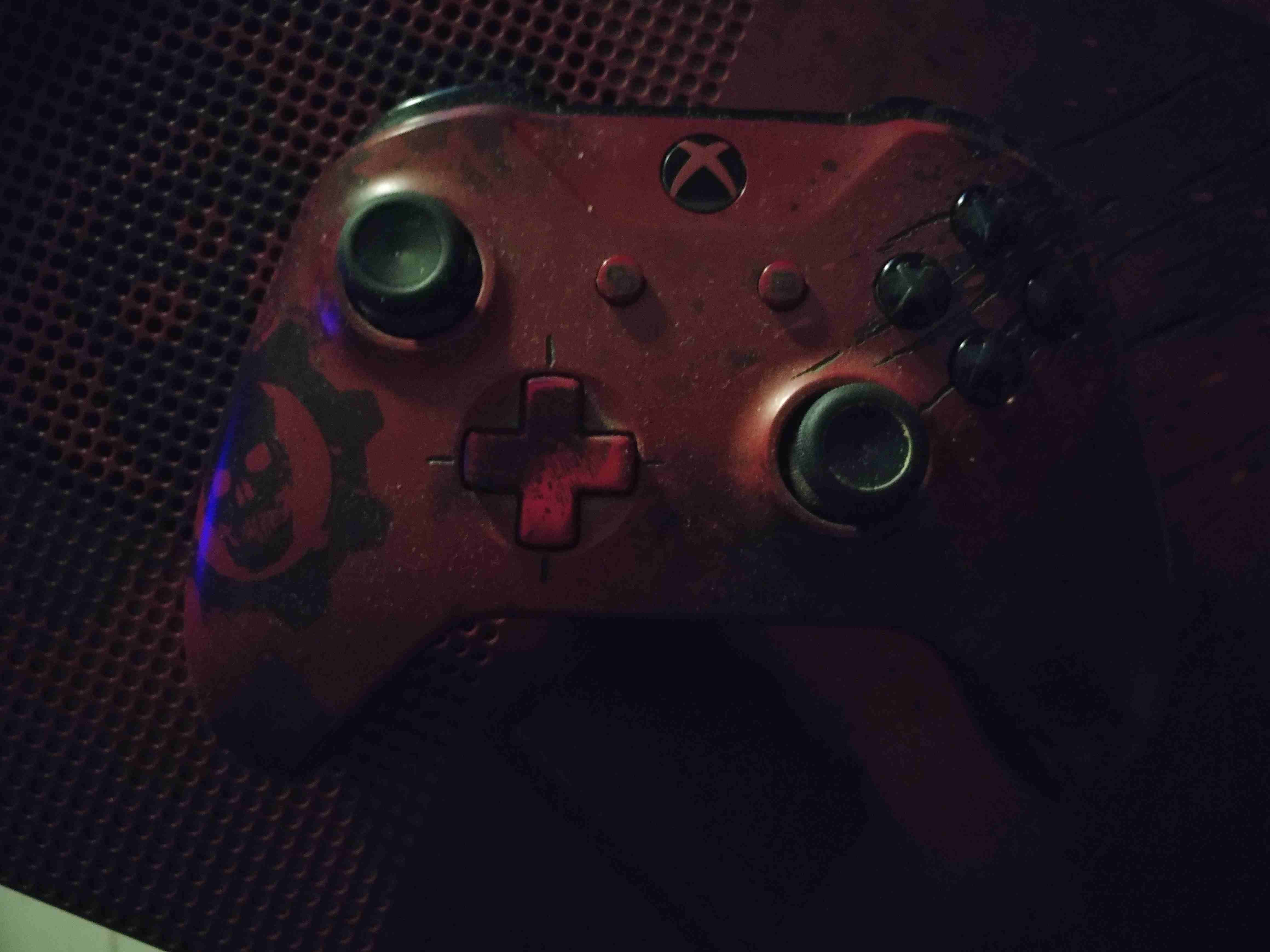 Xbox one S ( GEARS OF WAR ) 2TB
لا تنسَ أنك شاهدت هذا الإعلان في عنكبوت
Light use
Like new
One co...