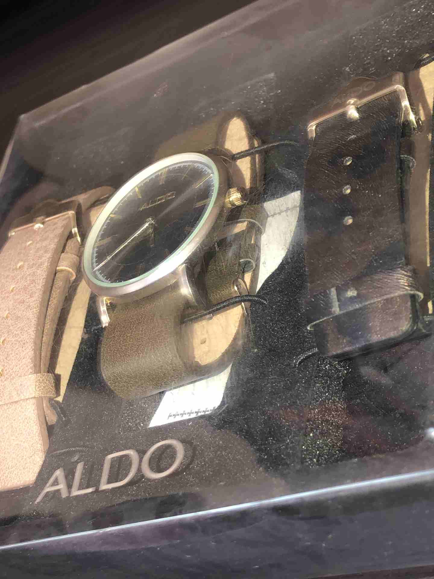 ساعة الدو ALDO جديدة
لا تنسَ أنك شاهدت هذا الإعلان في عنكبوت
للبيع ساعة الدو ALDO الفاخرة
الساعة...