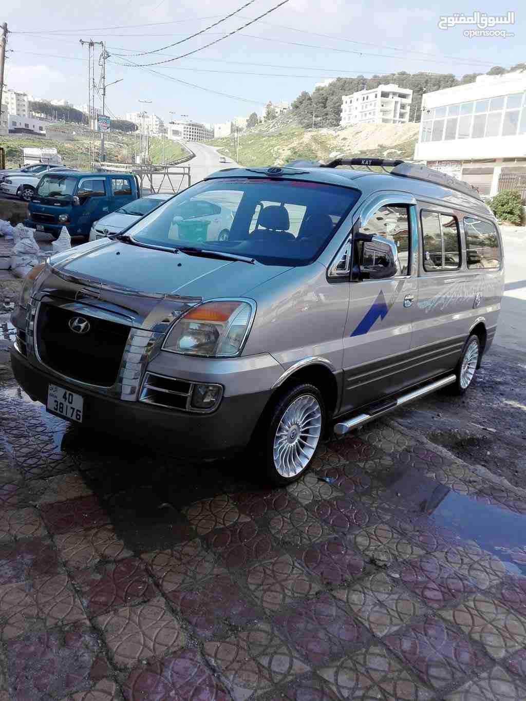 باص هيونداي ستاربكس H1 2004 للبيع بدفعة 2000
فحص 4 جيد
مستعمل
ماشي 1-9,999 كم
ديزل
جير عادي
اللون فضي
بدفعة اولى 2000 دينار وقسط شهري 150 دينار
لغاية 5 سنوات
للاستفسار الرجاء الاتصال على الرقم:0779800...