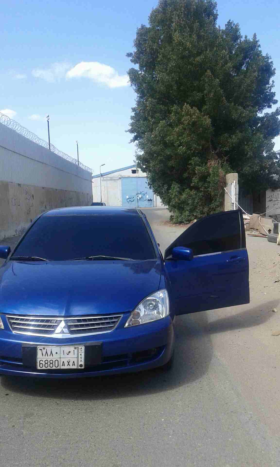ميتسوبيشي لانسر 2004
لا تنسَ أنك شاهدت هذا الإعلان في عنكبوت
لانسر
السياره سليمه فيها حكهه خفي...