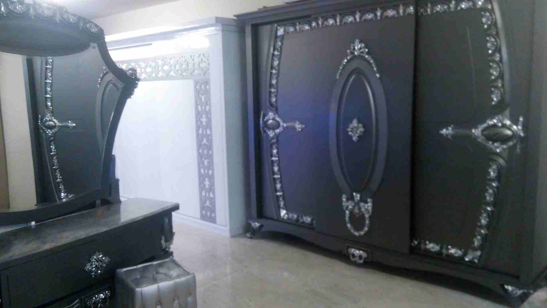 غرف نوم زان بضمان 50سنه عندنا وبس
لا تنسَ أنك شاهدت هذا الإعلان في عنكبوت
المكونات دولاب سرير170ت...