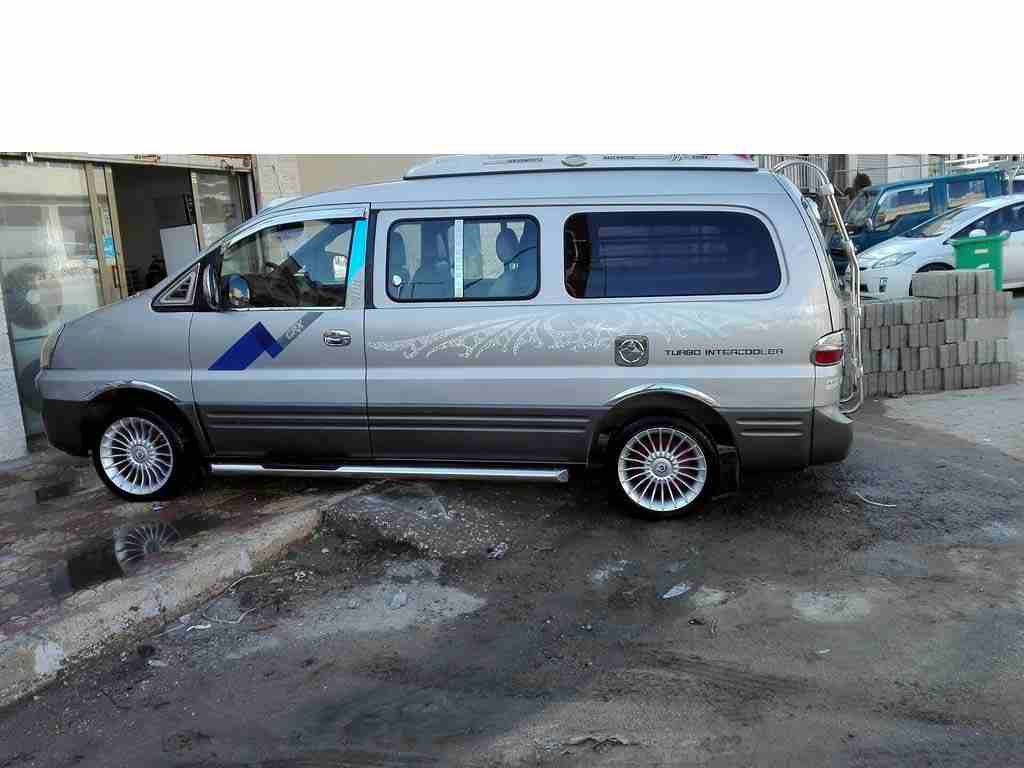 باص هيونداي ستاربكس H1 2004 للبيع بدفعة 2000
فحص 4 جيد
مستعمل
ماشي 1-9,999 كم
ديزل
جير عادي
اللون فضي
بدفعة اولى 2000 دينار وقسط شهري 150 دينار
لغاية 5 سنوات
للاستفسار الرجاء الاتصال على الرقم:0779800...
