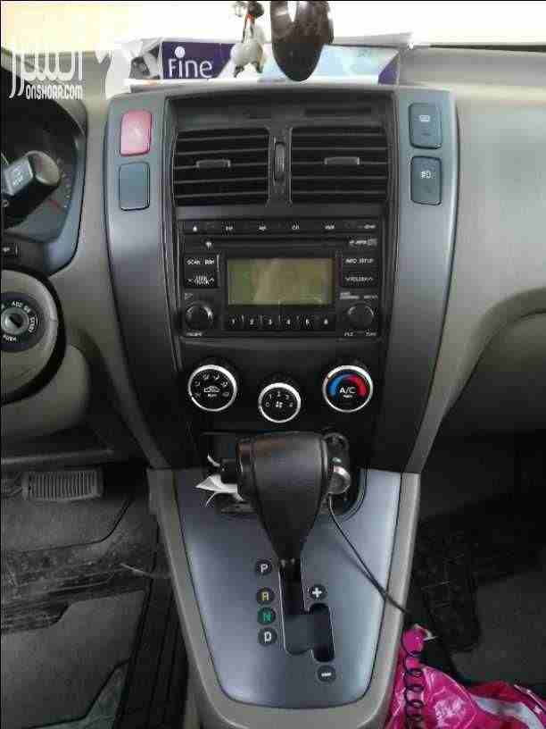 هونداي توسان موديل 2009 فل شركة عدا الفتحة 
مسجل aux , cd 
فحص 3 جيد 1قصعة 
كندشن 
بور 
ماتور 2000 cc ، ماتور مسكر 
لون اسود ملوكي 
جنط 17 ، كوشوك جديد 
7 ركايات 
stop خلفي ، سنتر لوك 
##[3553] كويت #...