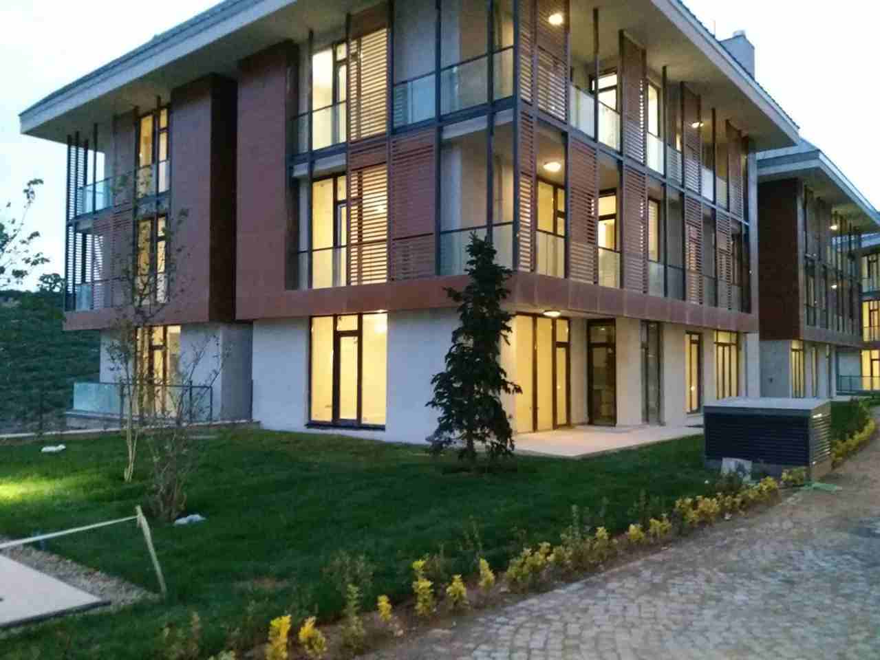 شقق ودوبلكسات في باشاك شهير بتشطيبات ممتازة بجوار المترو اقساط 10 سنوات
يقع المشروع في منطقة باشاك شهير,اسطنبول,مؤلف من قسمين , بمساحة 98.000 م2
يحتوي المشروع على 540 شقة نمط2+1,و 581 شقة نمط 3+1 , و...