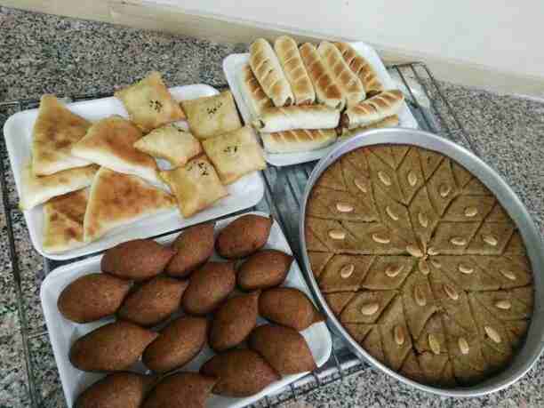 مطبخ شهد العسل 
مختصين بالأكلات السورية . كبة . برك . حراق اصبعو . يالنجي و كتيييرر شغلات 
اتصلو عالرقم 0798104458 
او تابعو صفحتنا عالفيس و الانستا 
عنا توصيل اكيد