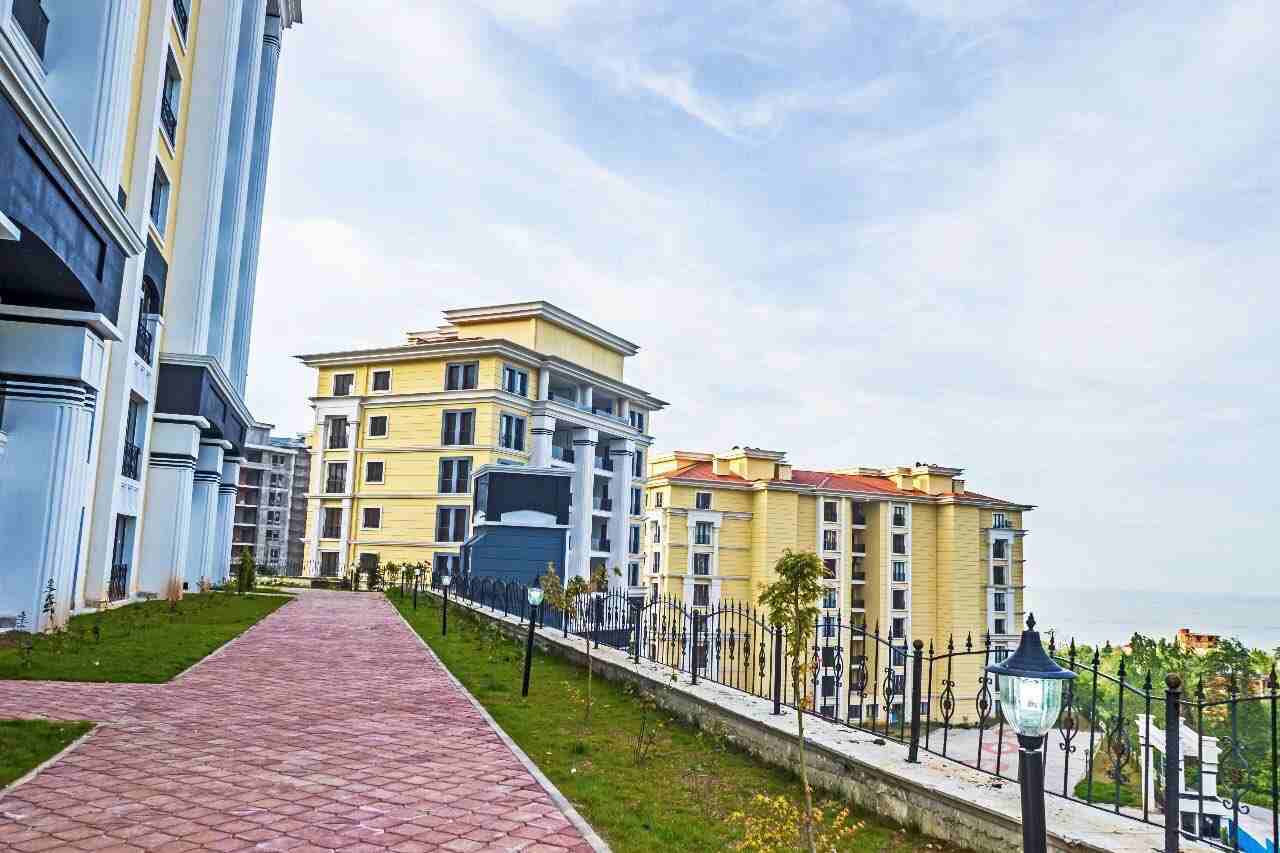 شقق في طرابزون، كومباوند بخدمات متكاملة، اسعار ممتازة
طرابزون: تشيليكلي يمتاز مشروعنا ان 90% من الشقق بأطلاله بحرية مميزة جدا الشقق تتنوع مابين 64 متر مربع الي 207 متر مربع
وخيارات التصميم
(1+1) غر...