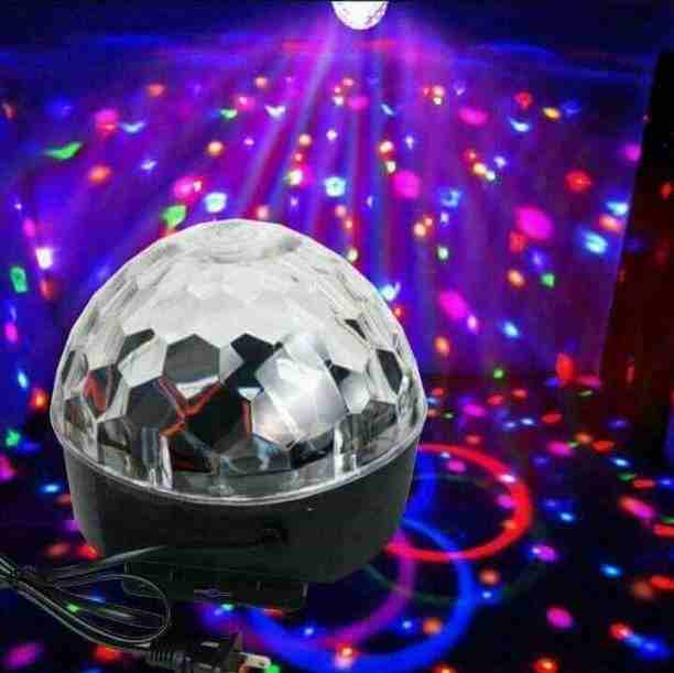 &deg;&deg;كرة🔮🔮 الديسكو💃💃 &deg;&deg;
تخلصي من الزينة التقليدية في تزيين مناسباتك 
لأعطاء المكان إنارة جميلة مع موسيقى من اختيارك 🎼🎶🎵
صوت جيد🔊 وإنارة قوية🎆🎆🎆🎆 تغطي المكان وتعطي أجوأّء من ال...