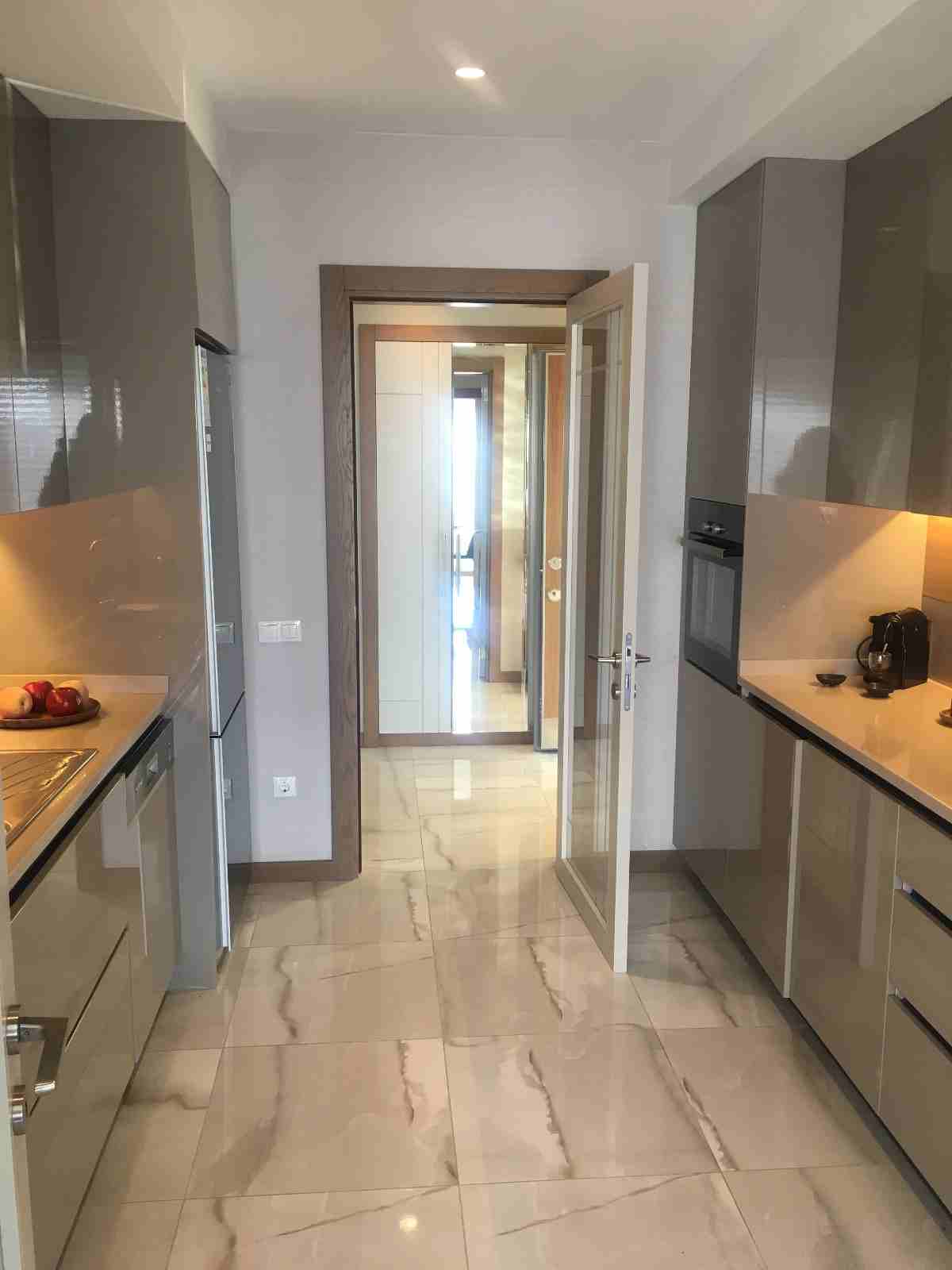اشتر مسكنك من شركة املاك كونوت الحكومية التركية، جودة تشطيب، خدمات، موقع
ﻣﺪﻳﻨﺔ ﺟﺪﻳﺪة ﺗﺮﺗﻔﻊ ﰲ اﻟﻮﺟﻪ اﻟﺠﺪﻳﺪ لمدينة اﺳﻄﻨﺒﻮل ﰲ بهجة ﻛﻨﺖ حيث أﻧﻬﺎ ﺗﻘﺪم ﻣﺴﺘﻘﺒﻞ التحضر ﰲ ﺑﻬجة ﻛﻨﺖ ﻓﻬﻲ رﻣﺰ ﺟﺪﻳﺪ ﰲ اﺳﻄﻨﺒﻮل.
يرت...