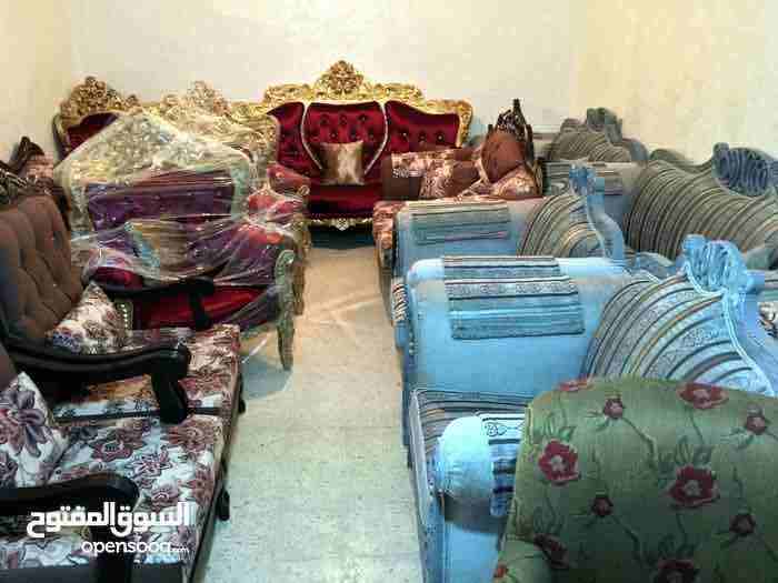 مفروشات للبيع بالكامل من اطقم كنت ونثريات وثريات .. 
عمان - الاردن