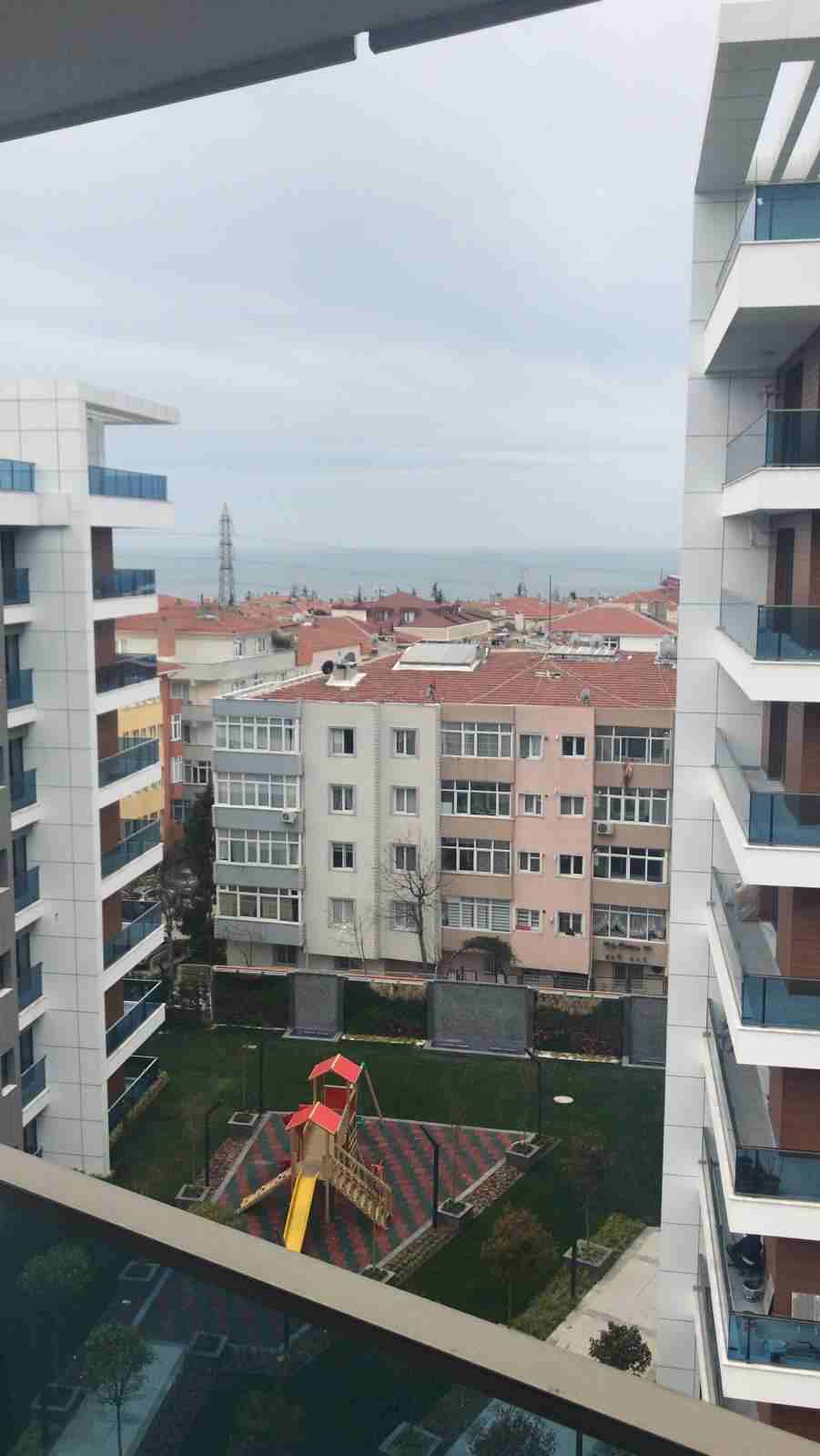 مجمع سكني جاهز في منطقة افجلار بقلب اسطنبول اطلالة على البحر 🌊
يعتبر افجلار من ارقى احياءاسطنبول الاوربية بسبب موقعه المتميز القريب من سواحل بحر مرمرة وقربه من جميع خطوط المواصلات البرية وحتى البحري...