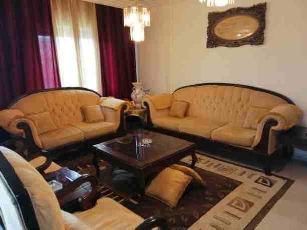 طقم كنب مستعمل بحالة جيدة جدا ٧ مقاعد خشب زان