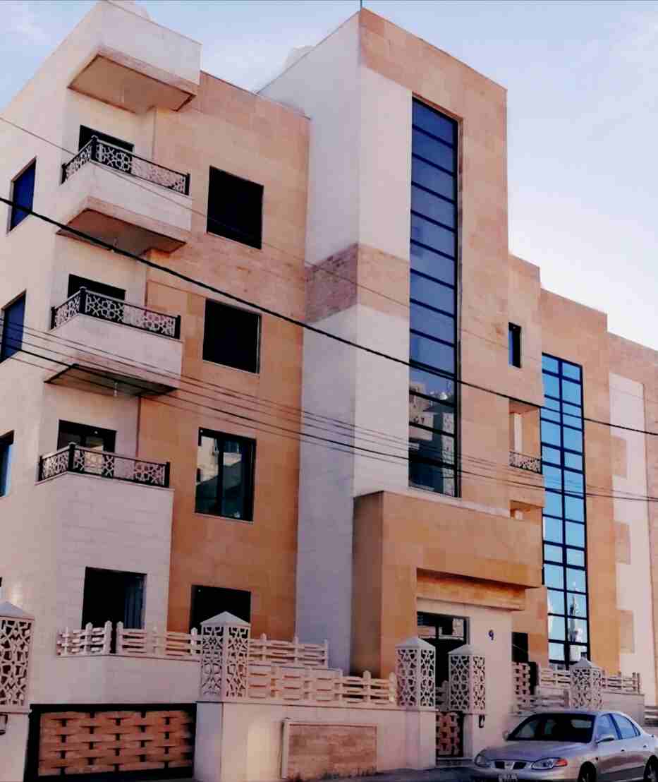 الشقق الذكية البناء الأخضر🏡 الصديق للبيئة بأسعار ( الشقق العادية)
فواتير الكهرباء علينا لمدة 25 سنه عند شرائك من شققنا
🏠🏠جميق الشقق معفية من رسوم التسجيل🏠🏠
صرف صحي وقريبة من الخدمات🏪⛲
صالون /...