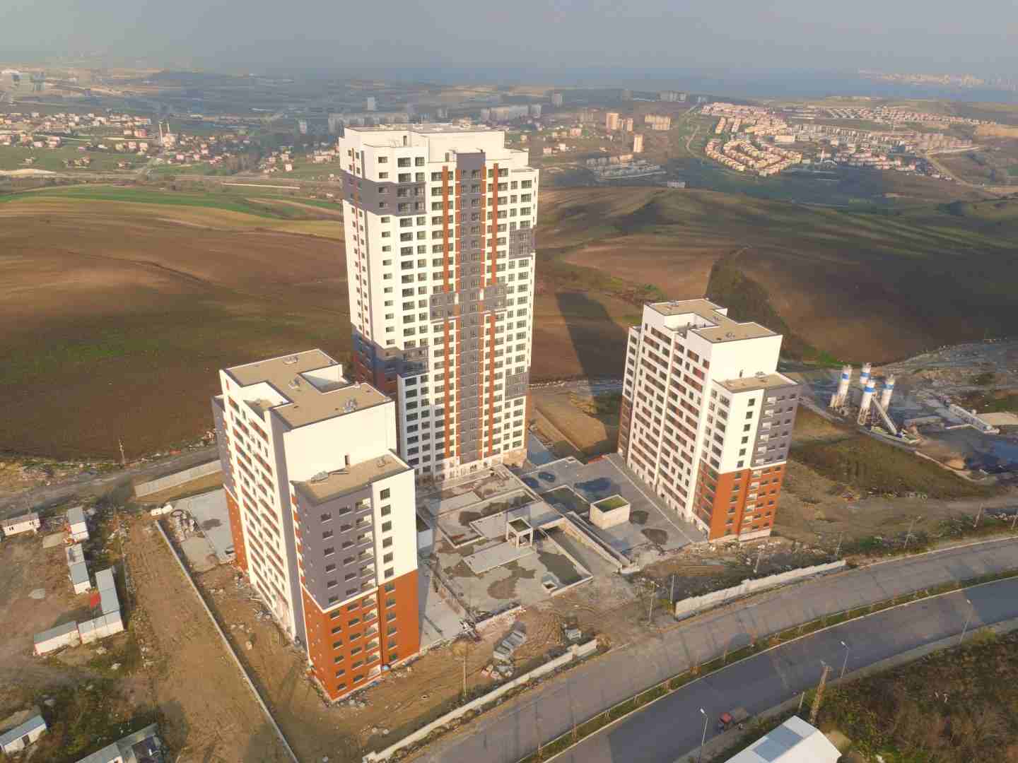 اشتر مسكنك من شركة املاك كونوت الحكومية التركية، جودة تشطيب، خدمات، موقع
ﻣﺪﻳﻨﺔ ﺟﺪﻳﺪة ﺗﺮﺗﻔﻊ ﰲ اﻟﻮﺟﻪ اﻟﺠﺪﻳﺪ لمدينة اﺳﻄﻨﺒﻮل ﰲ بهجة ﻛﻨﺖ حيث أﻧﻬﺎ ﺗﻘﺪم ﻣﺴﺘﻘﺒﻞ التحضر ﰲ ﺑﻬجة ﻛﻨﺖ ﻓﻬﻲ رﻣﺰ ﺟﺪﻳﺪ ﰲ اﺳﻄﻨﺒﻮل.
يرت...