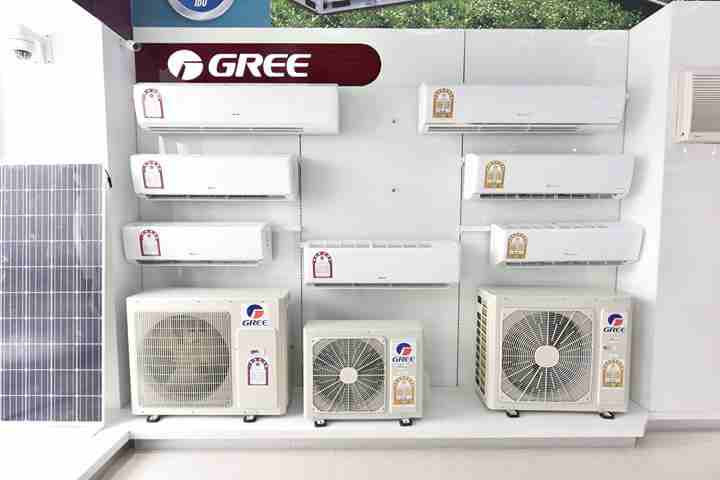 اطلب مكيف #Gree قبل الحر ما يجي 
مكيفات #Gree #الأكثر_مبيعا_في_العالم 
.. #السعر ااااخر همك 
#مكيفات_Gree ما إلها بديل 😍😍😍✔️
الحر رح يكون كثيــر و #أسعارنا أوفر بكثــير👌
الأسعار تشمل التركيب والتو...