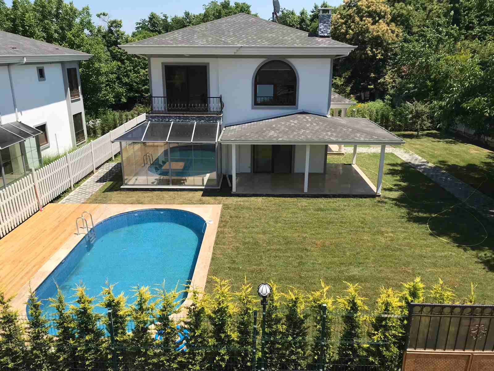 فلل للبيع في سبانجا- تركيا بالقرب من مركز التسوق

فلل للبيع في سبانجا
بالقرب من مركز التسوق
اطلالة على البحيرة
النماذج المتوفرة 
4+1 اربع غرف وصالة بسعر 200.000 دولار
5+1 خمس غرف وصالة بسعر 250.000 دو...
