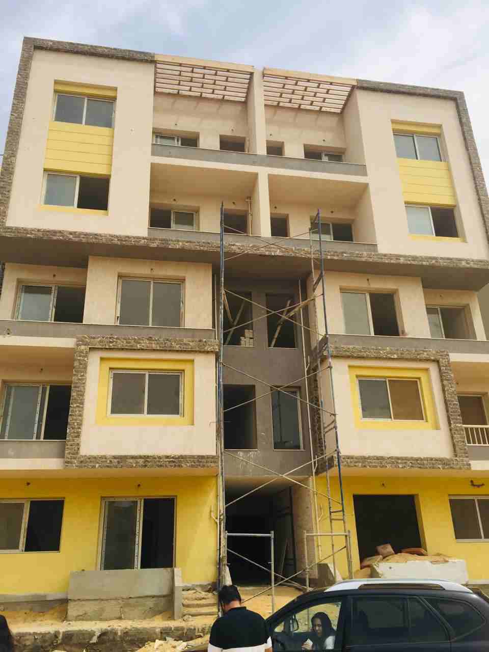 امتلك شقة في كمباوند الرياض Secon في القاهرة الجديدة بمقدم 10% واقساط علي فترات مريحة تصل الى 60 شهر مع اقل سعر للمتر.
الشقة مقسمة الى 3 غرف-3 حمام-ريسبشن- مطبخ - تراس.
تتميز العمارة:
-واجهات كاملة ال...