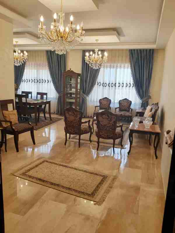 شقة للبيع فى أجمل المواقع تلاع العلى مطلة على خلدا 180م طابق أول فاخرة جدا بسعر مميز
تلاع العلى موقع رائع مميز مطلة على خلدا 180م طابق أول 3نوم 3حمام صالون سفرة معيشة مستقلة مطبخ فخم راكب غرفة خادمة...