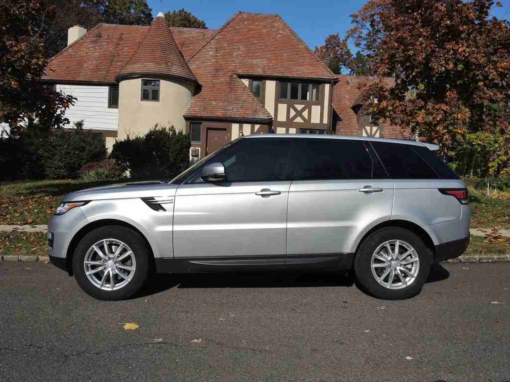 To whom it may concern, I am advertising my 2015 Range Rover Sport HSE for sale, the car is in perfect condition and it runs on low mileage, contact me for more information regarding the sales of the...