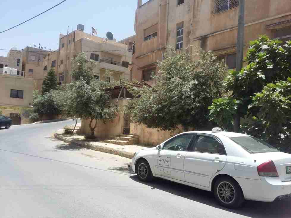الأردن - عمان
قطعة ارض في الهاشمي الشمالي - قرب حديقة الأمير هاشم بن الحسين
القرية: النويجيس
حوض: خنيفسة
المساحة: 511م
**عليها بناء قديم مكون من 3 طوابق
الموقع: الهاشمي الشمالي - تبعد 280م عن حد...