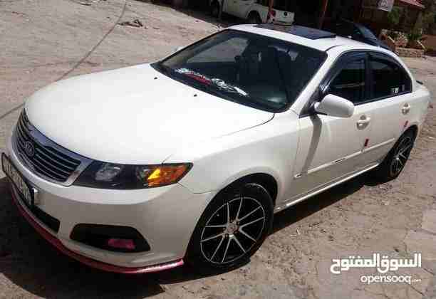 كيا لوتزي 2009 محول 
فحص 7 جيد
ماتور 2000cc قوي واقتصادي بمشي داخلي 180 وخارجي 240 
قير توماتيك /تب ترونك 
نظام eco لتوفير البنزين 
مكيف حامي بارد 
فورمايكا بتابلو
كراسي جلد اسود شركة 
اضائة د...