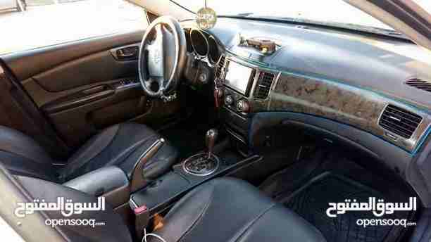 كيا لوتزي 2009 محول 
فحص 7 جيد
ماتور 2000cc قوي واقتصادي بمشي داخلي 180 وخارجي 240 
قير توماتيك /تب ترونك 
نظام eco لتوفير البنزين 
مكيف حامي بارد 
فورمايكا بتابلو
كراسي جلد اسود شركة 
اضائة د...