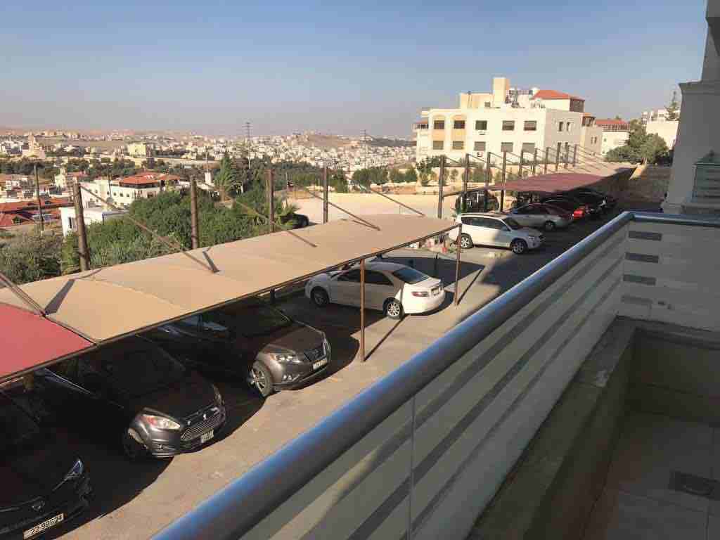 شقه سوبر ديلوكس للبيع بمنطقة حي المنصور تابعه للجبيهه بمساحة ٢٢٠م٢ طابق اول يوجد مصعد وحارس خاص للإسكان مكونه من
تلات غرف نوم واحده ماستر حمامات 4 غرفة عامله للمنزل
مطبخ مجهز بالكامل
صاله عدد ٢ بلكون...