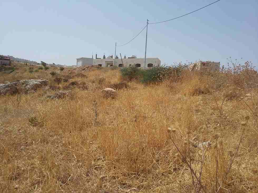 الأردن - عمان
قطعة ارض في قرية أبو نصير - قرب مسجد أبو نصير
القرية: أبو نصير
حوض: أم بطمة
المساحة: 750م
الموقع: قرية أبو نصير - تبعد 210م عن مسجد أبو نصير
واجهة على الشارع 25.5م، طول 29م
شارع 1...