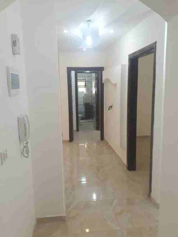 شقة للبيع 
منطقة جبيهة
دفعه أولى 5000 دينار
اقسااااط شهرية مريحة
للاستفسار: 0795841307